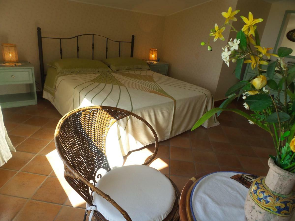 "Villa Rosa" Marina di Ragusa Exteriör bild